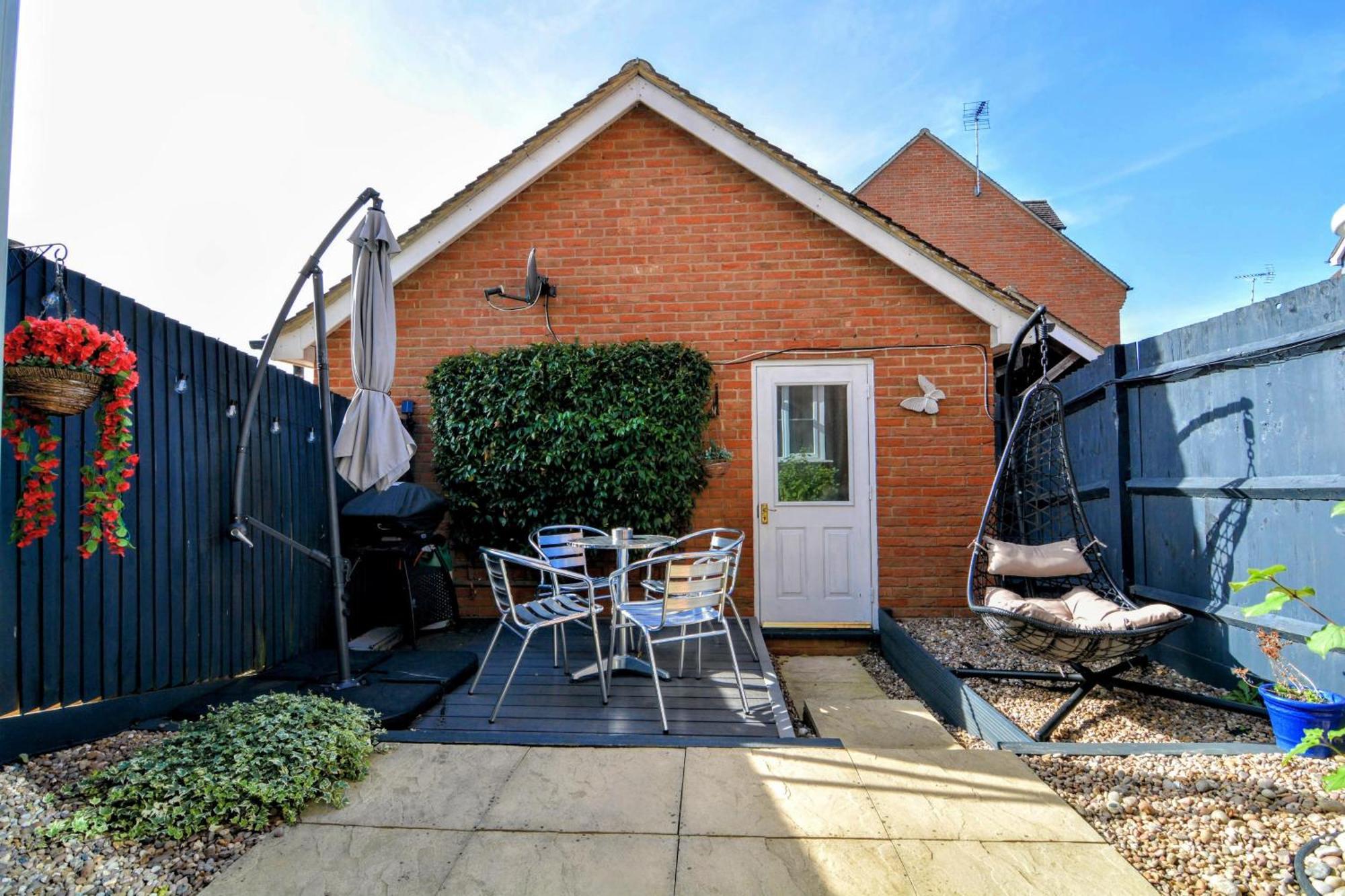 Modern And Spacious Home From Home 1 Mile From M1 - With Netflix, Prime Video, Ps5, Free Parking, Superfast Wifi, Bbq - Sleeps 11 - By Brightleap Apartments Milton Keynes Esterno foto
