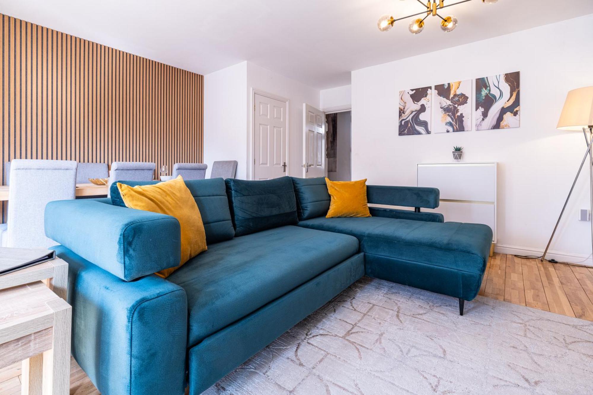 Modern And Spacious Home From Home 1 Mile From M1 - With Netflix, Prime Video, Ps5, Free Parking, Superfast Wifi, Bbq - Sleeps 11 - By Brightleap Apartments Milton Keynes Esterno foto