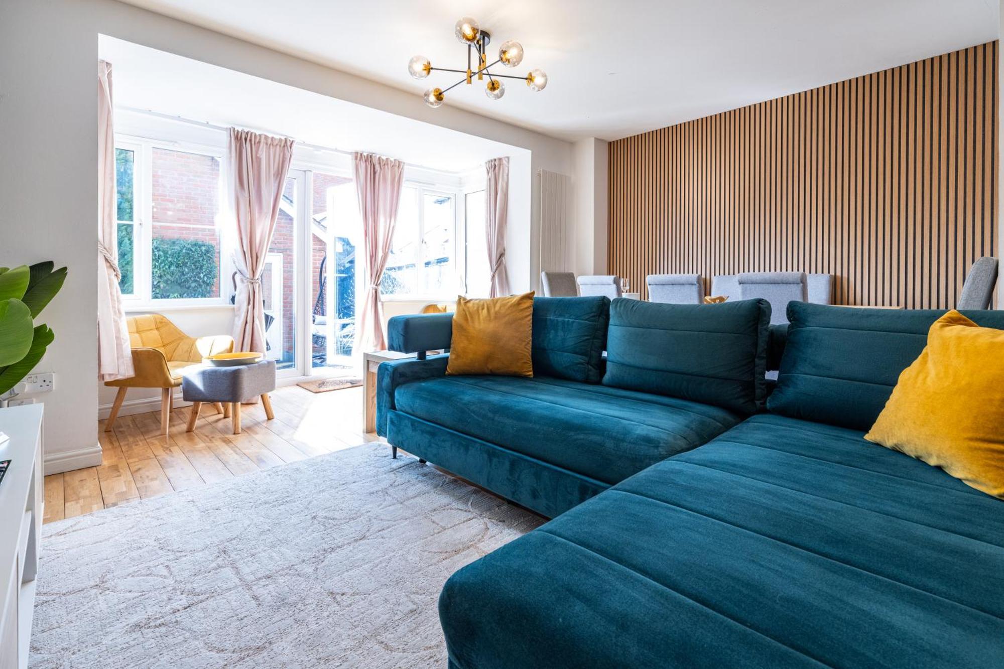Modern And Spacious Home From Home 1 Mile From M1 - With Netflix, Prime Video, Ps5, Free Parking, Superfast Wifi, Bbq - Sleeps 11 - By Brightleap Apartments Milton Keynes Esterno foto