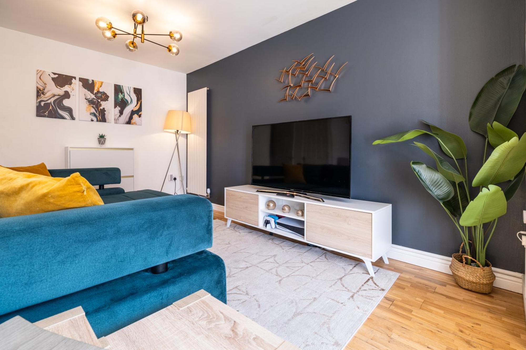 Modern And Spacious Home From Home 1 Mile From M1 - With Netflix, Prime Video, Ps5, Free Parking, Superfast Wifi, Bbq - Sleeps 11 - By Brightleap Apartments Milton Keynes Esterno foto