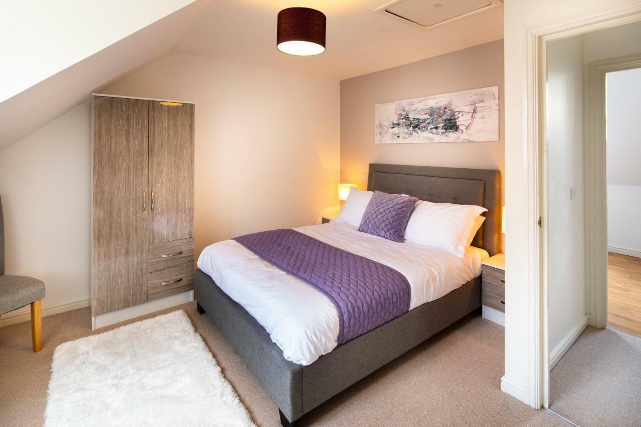 Modern And Spacious Home From Home 1 Mile From M1 - With Netflix, Prime Video, Ps5, Free Parking, Superfast Wifi, Bbq - Sleeps 11 - By Brightleap Apartments Milton Keynes Esterno foto