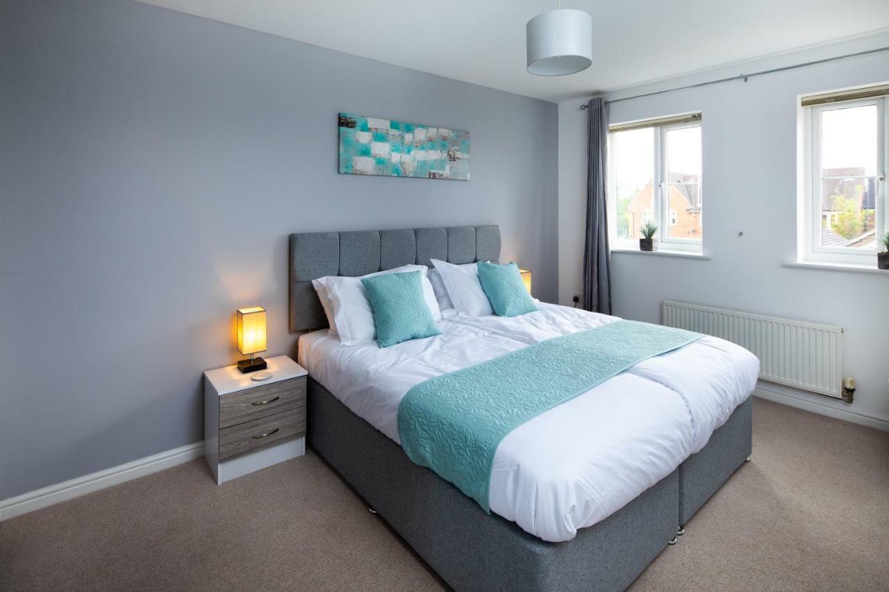 Modern And Spacious Home From Home 1 Mile From M1 - With Netflix, Prime Video, Ps5, Free Parking, Superfast Wifi, Bbq - Sleeps 11 - By Brightleap Apartments Milton Keynes Esterno foto