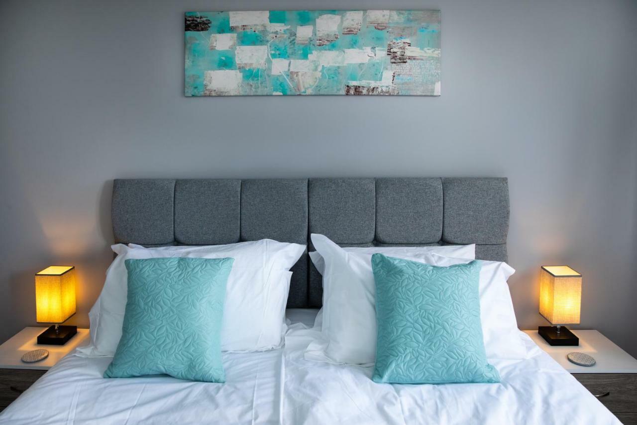 Modern And Spacious Home From Home 1 Mile From M1 - With Netflix, Prime Video, Ps5, Free Parking, Superfast Wifi, Bbq - Sleeps 11 - By Brightleap Apartments Milton Keynes Esterno foto